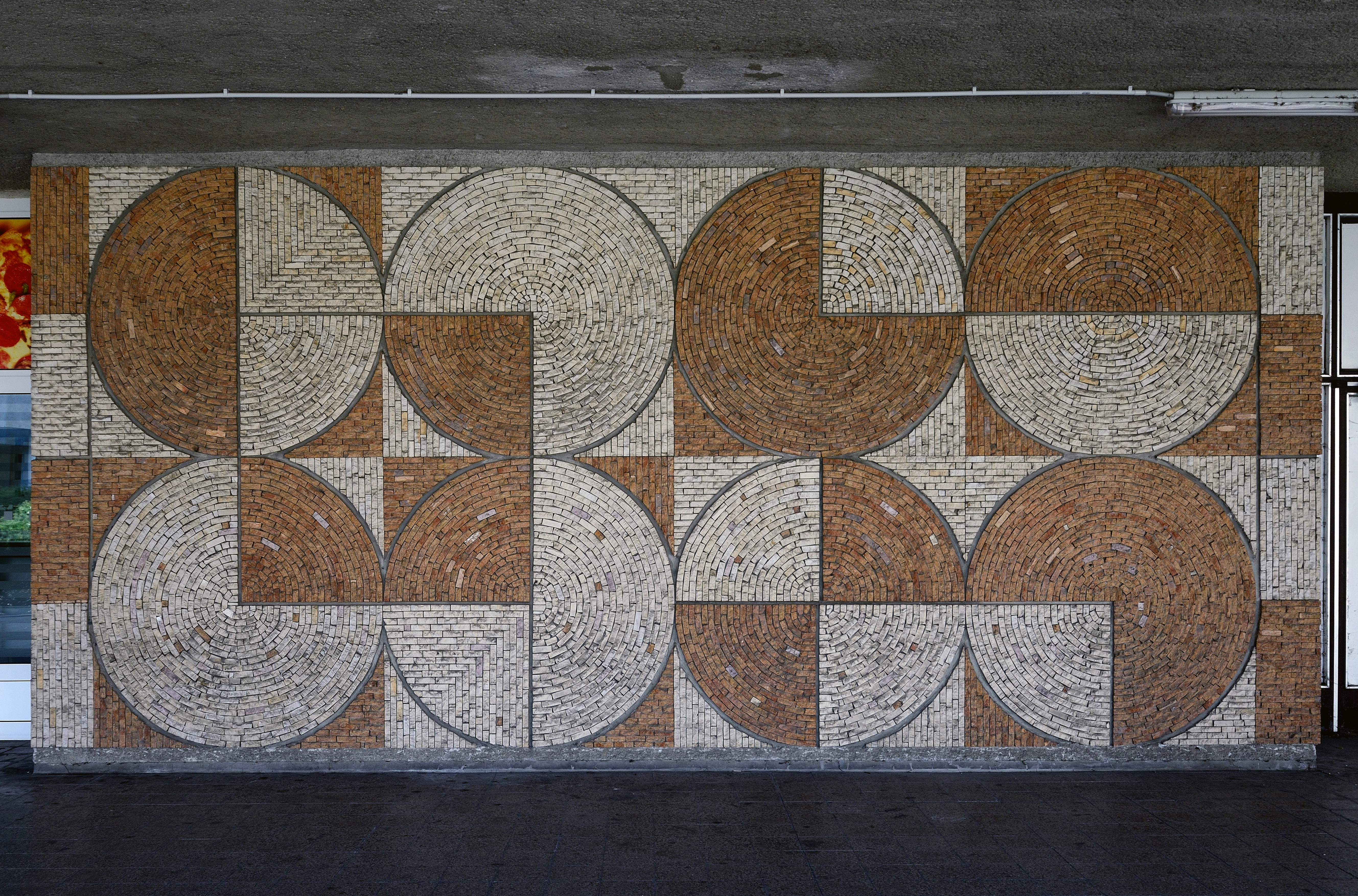 Geometrická mozaika, fotografie Roman Polášek