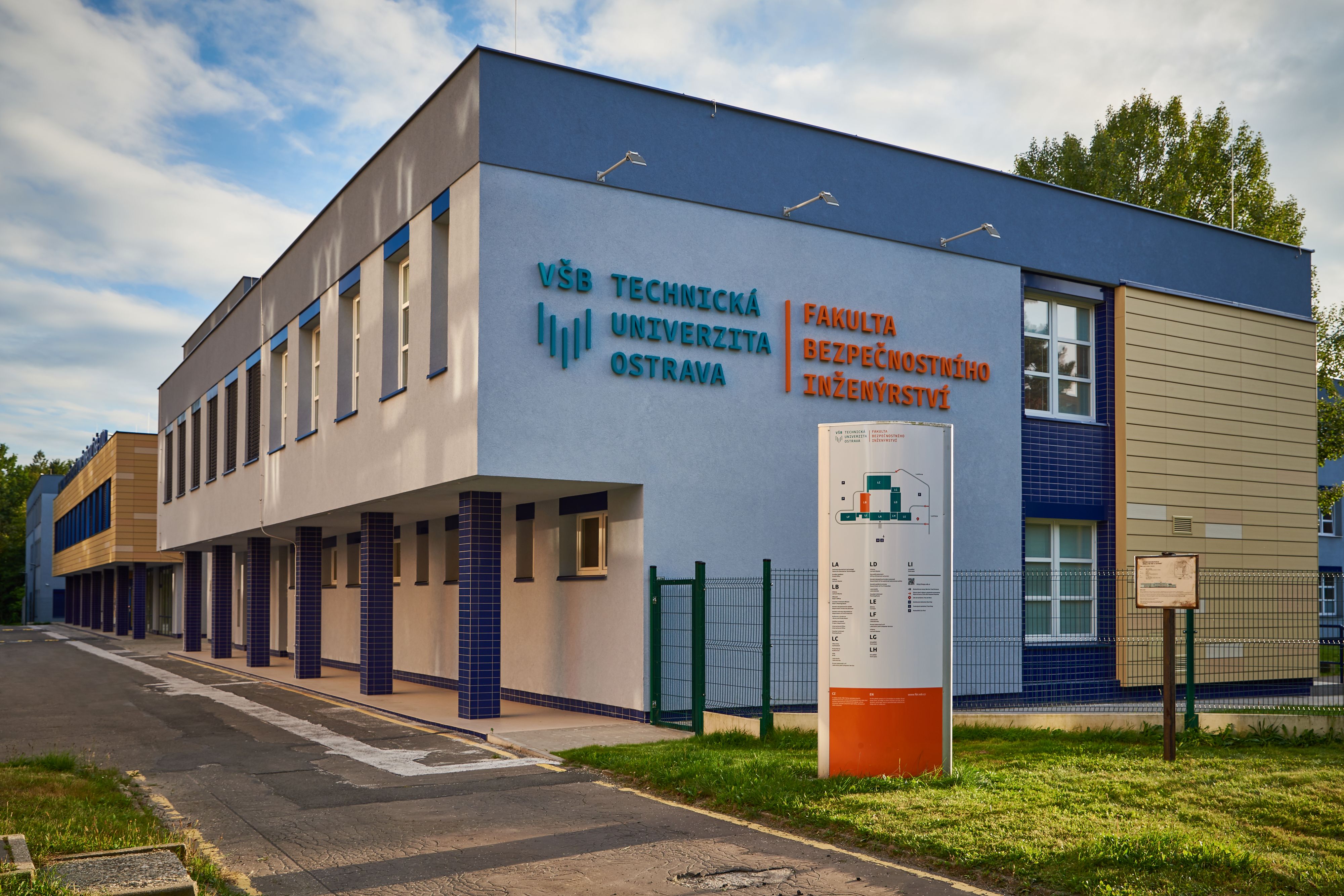 Fakulta bezpečnostního inženýrství, ul. Lumírova, Výškovice