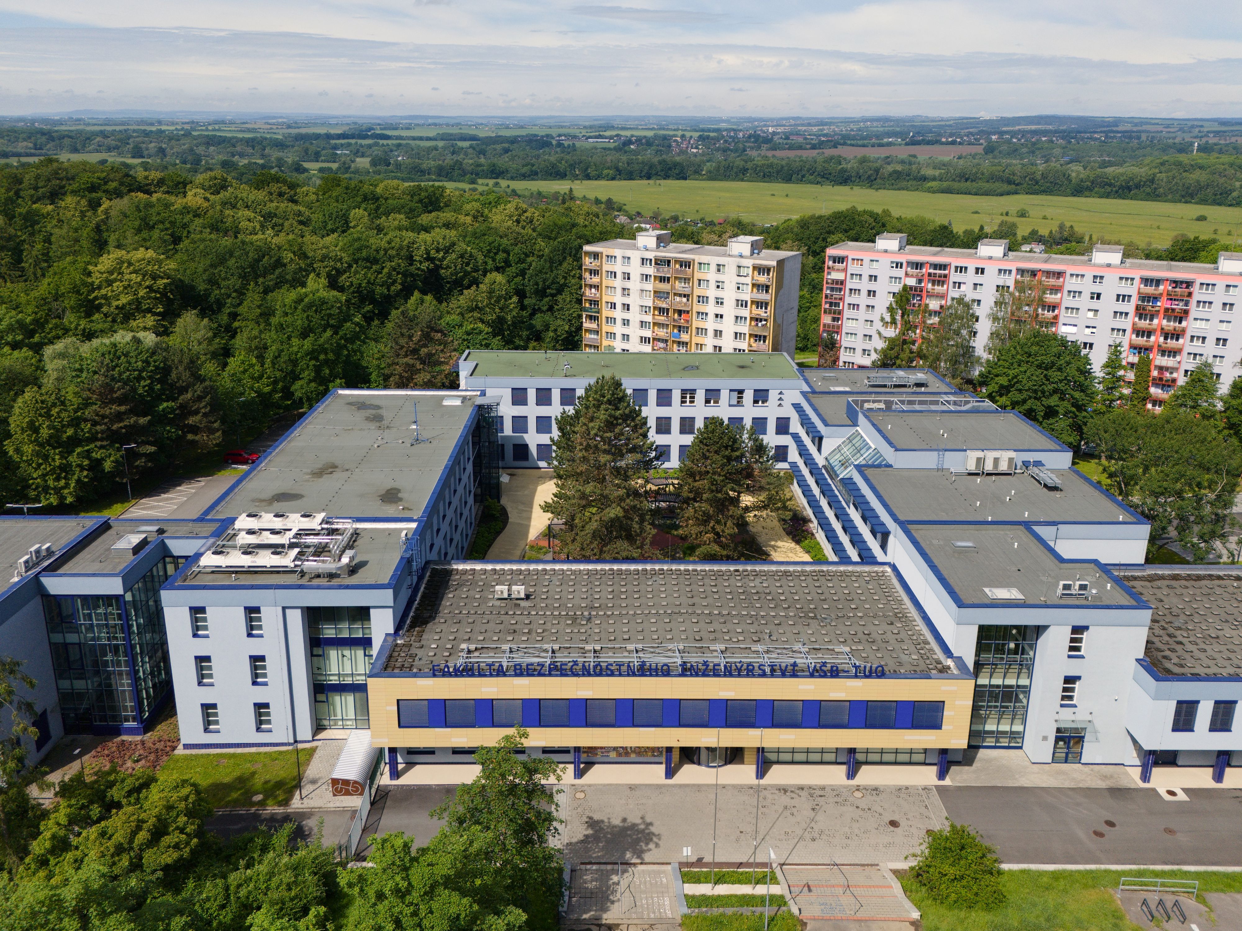 Fakulta bezpečnostního inženýrství, ul. Lumírova, Výškovice