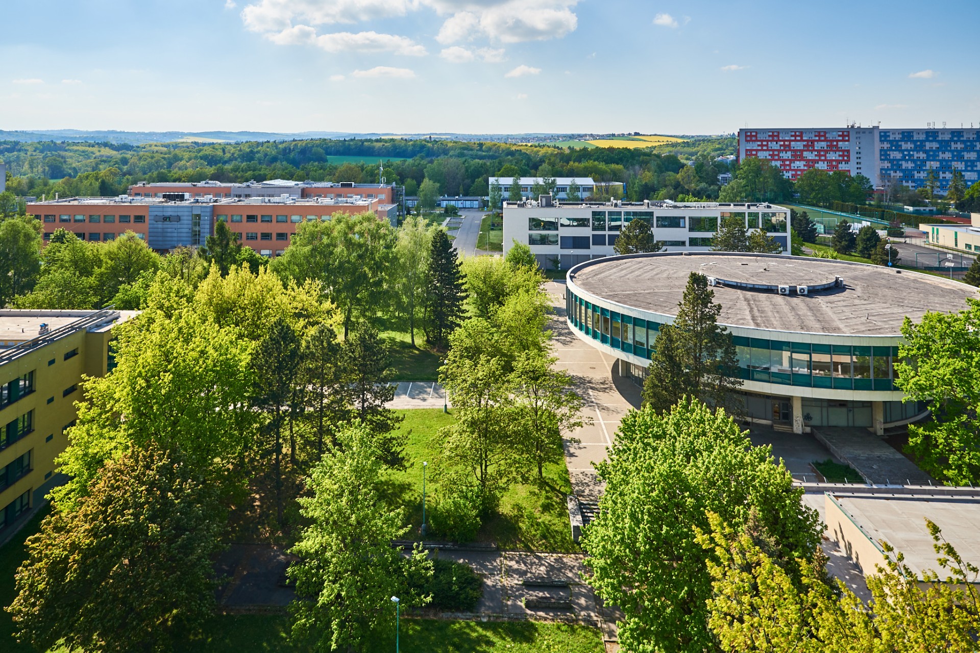 Zelený je i kampus VŠB-TUO