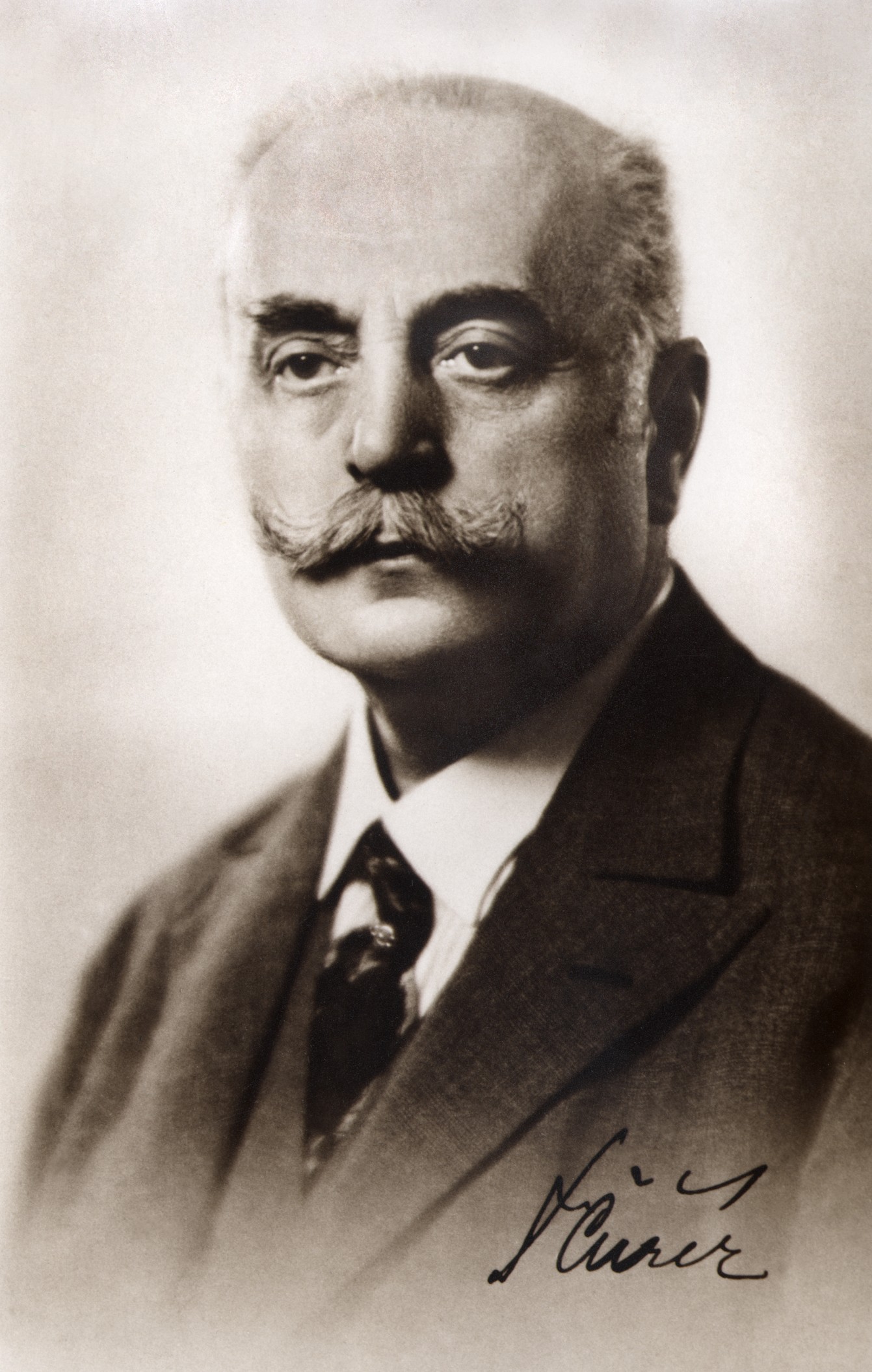 prof. Dr. techn. Ing. František ČUŘÍK