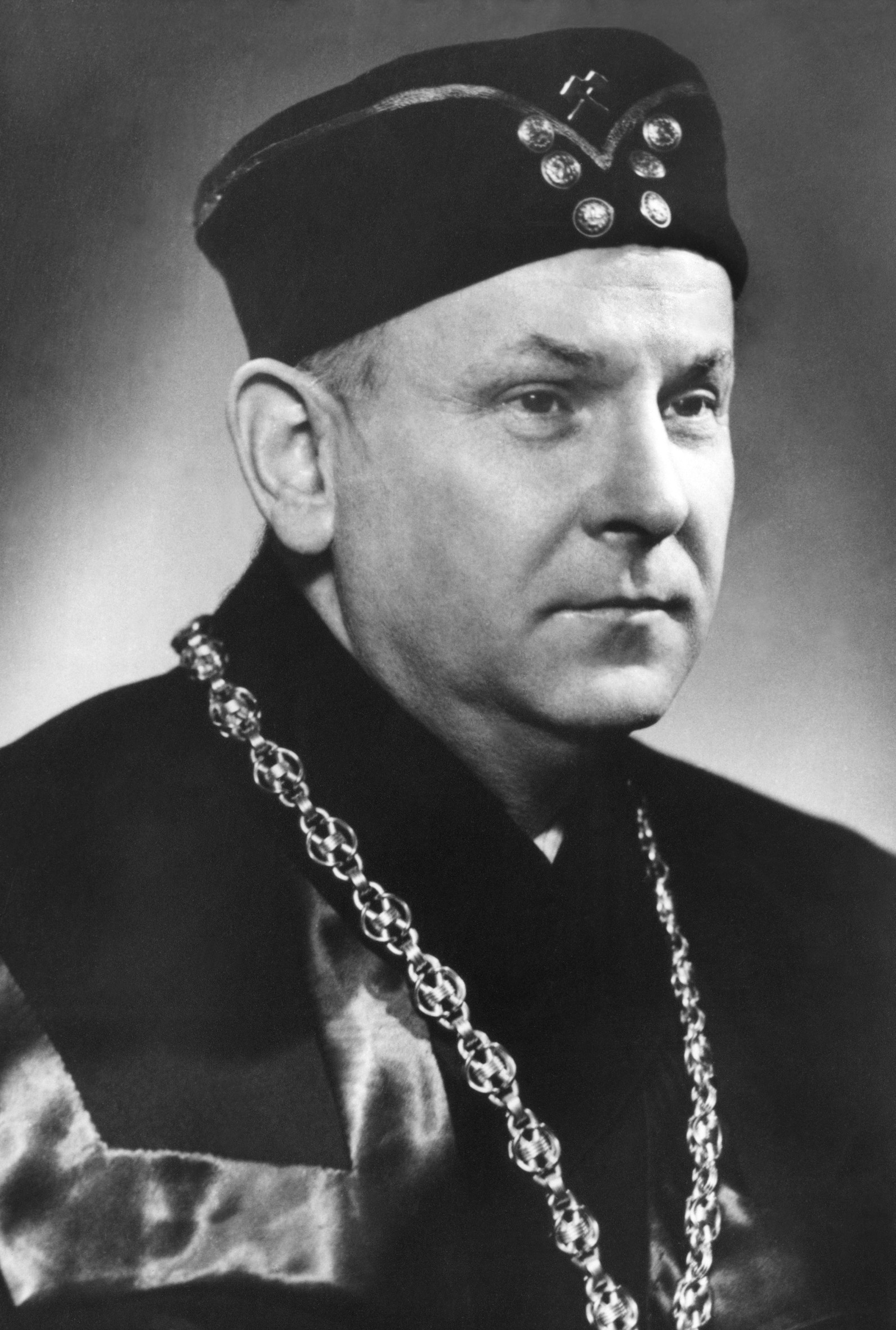 prof. Dr. techn. Ing. Vladislav MYDLARČÍK