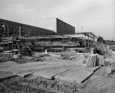 Stavba geologického pavilonu