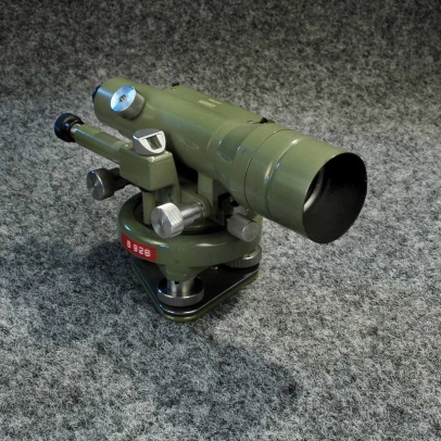 Nivelační přístroj NK 30x pro přesnou nivelaci II. a III. řádu. Vodorovný kruh dělený na 400g. Zvětšení dalekohledu 30x Nivelační přístroj NK 30x pro přesnou nivelaci II. a III. řádu. Vodorovný kruh dělený na 400g. Zvětšení dalekohledu 30x