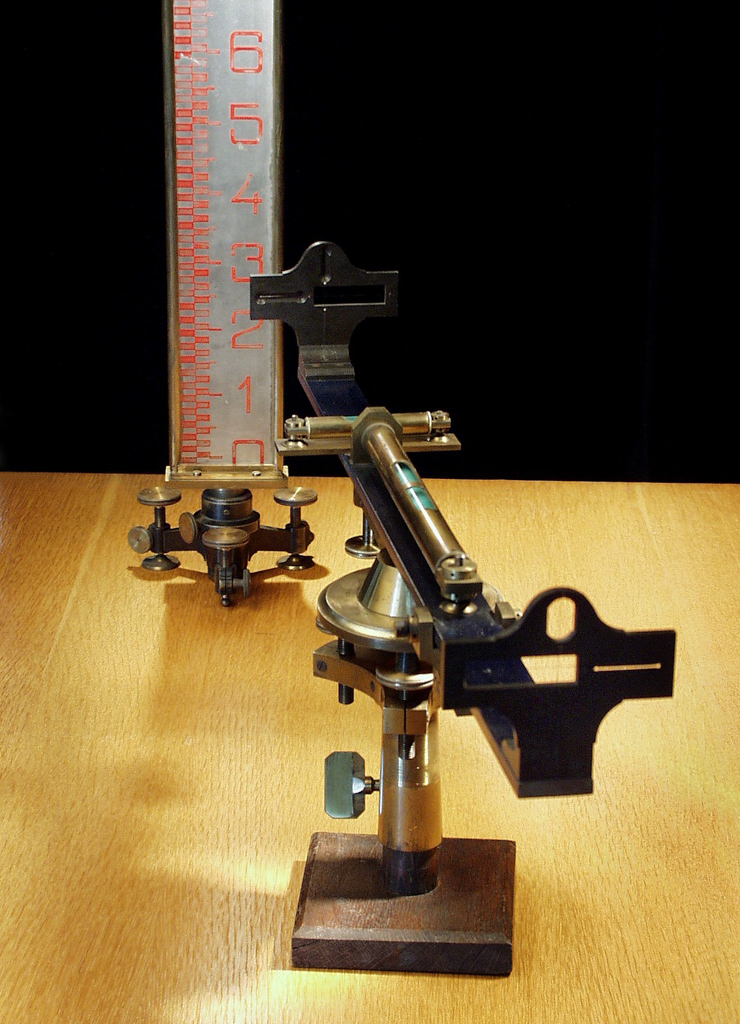 Levelling instrument
