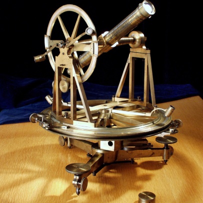 Teodolit s odčítáním na 4 místech horizontál. kruhu Teodolit s odčítáním na 4 místech horizontál. kruhu