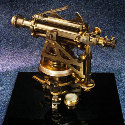 Univerzální měřicí přístroj se stojanem s pevnou libelou Univerzální měřicí přístroj se stojanem s pevnou libelou