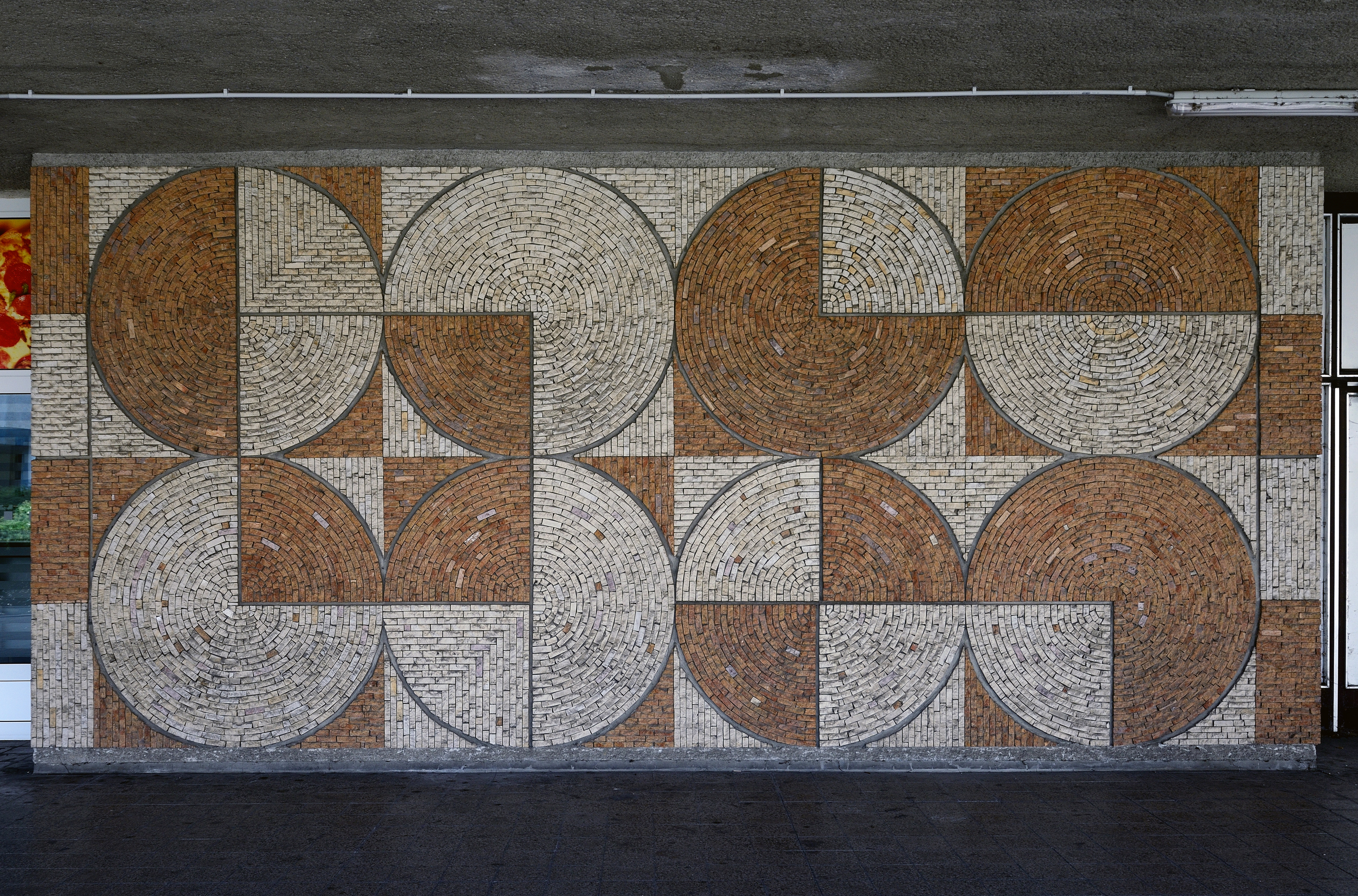 Geometric mosaics, photo by Roman Polášek