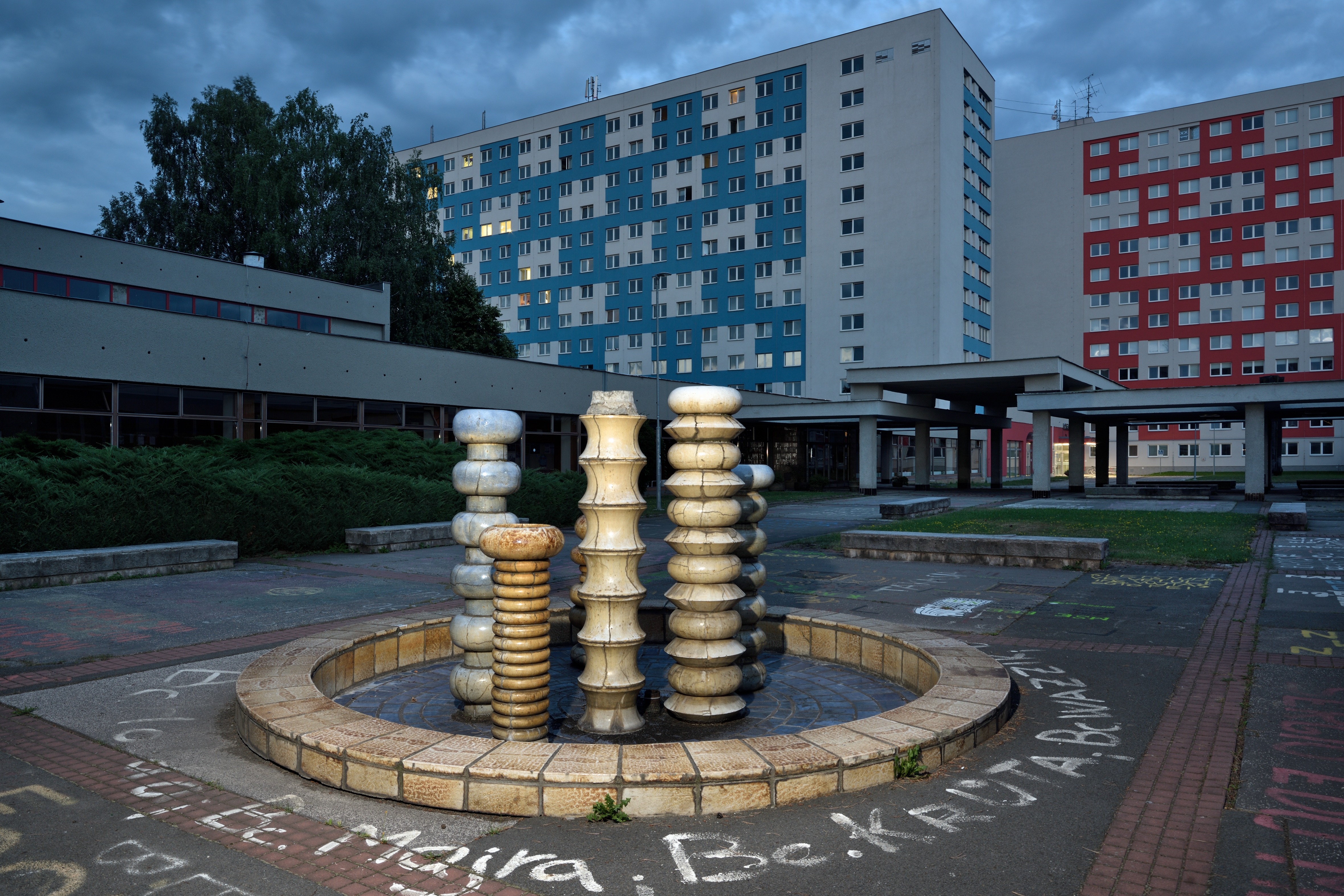 Fountain in the evening, photo by Roman Polášek