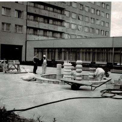 Instalace fontány, archiv Jiřího Myszaka  Instalace fontány, archiv Jiřího Myszaka