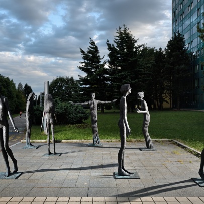 A group of statues by Olbram Zoubek in the photo of Roman Polášek