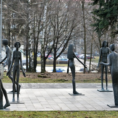 Group of statues: People / Teachers and Students in the view of the street 17. listopadu in Poruba, photo by Roman Polášek