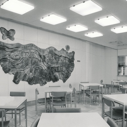 Original interior of the buffet with ceramic relief, photo by Petr Sikula