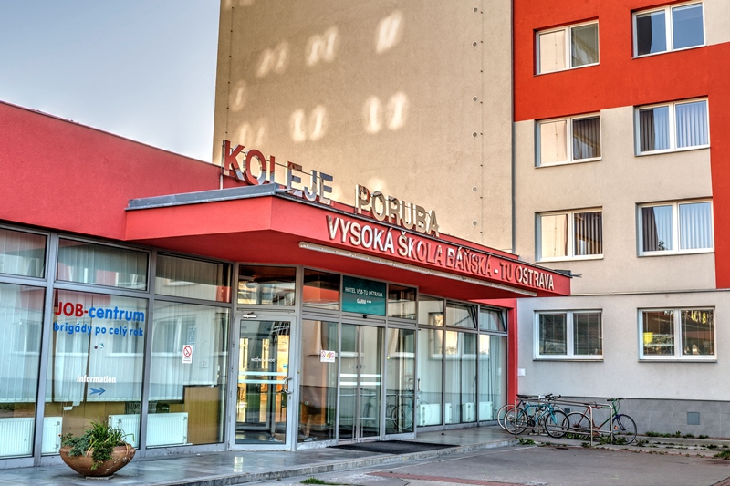 Vstup do kolejí_entrance to the dormitory