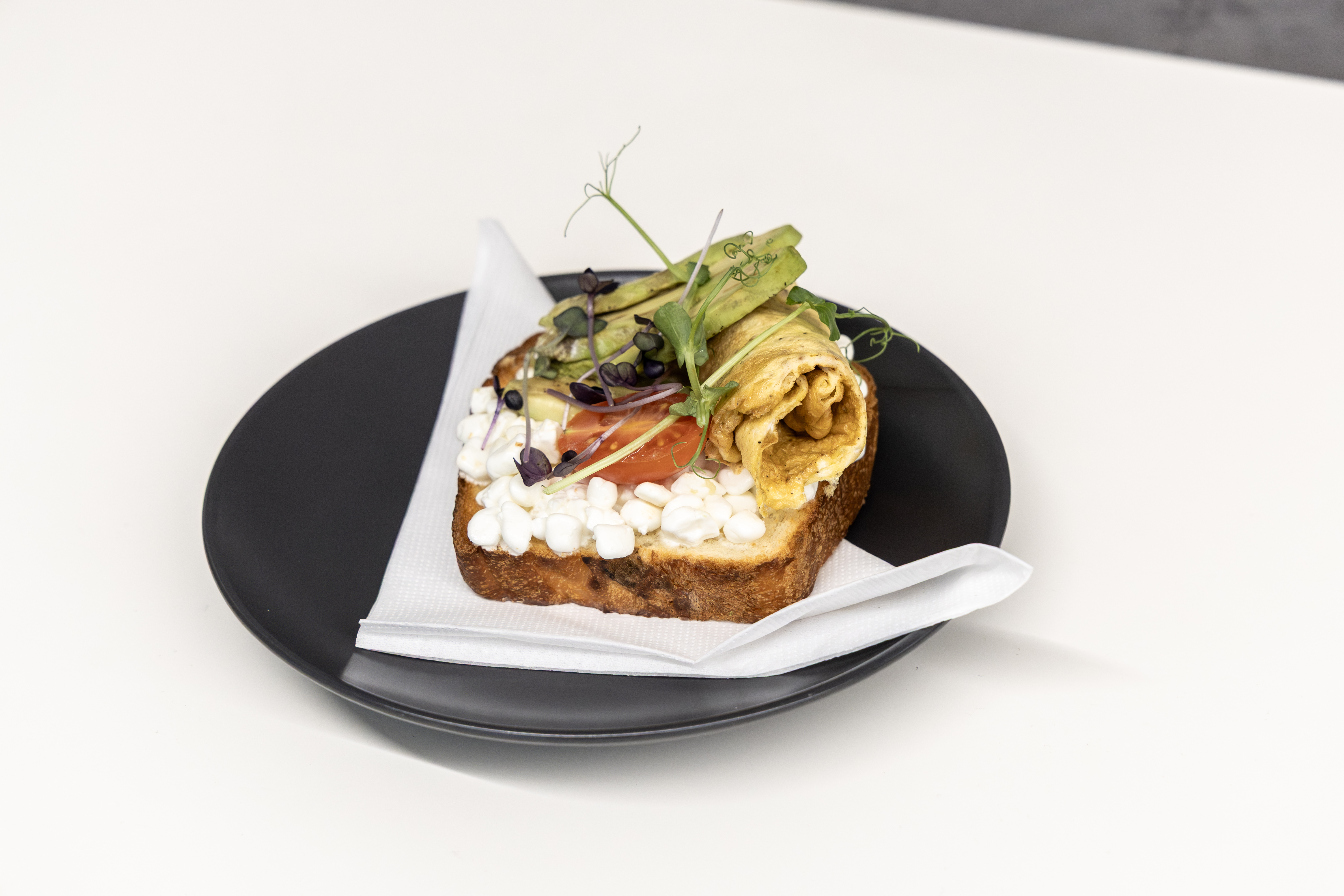 Chlebíček s avokádem